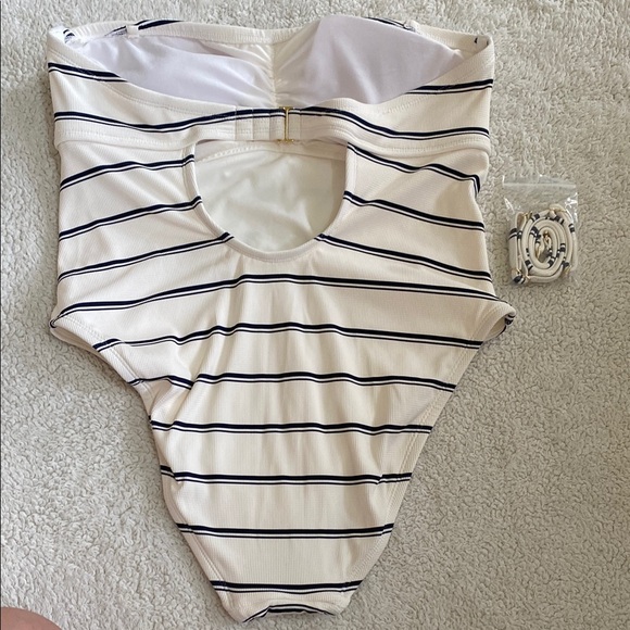 NWT Shade & Shore Striped One Piece Swimsuit with Removable Straps (XL) - Picture 2 of 6